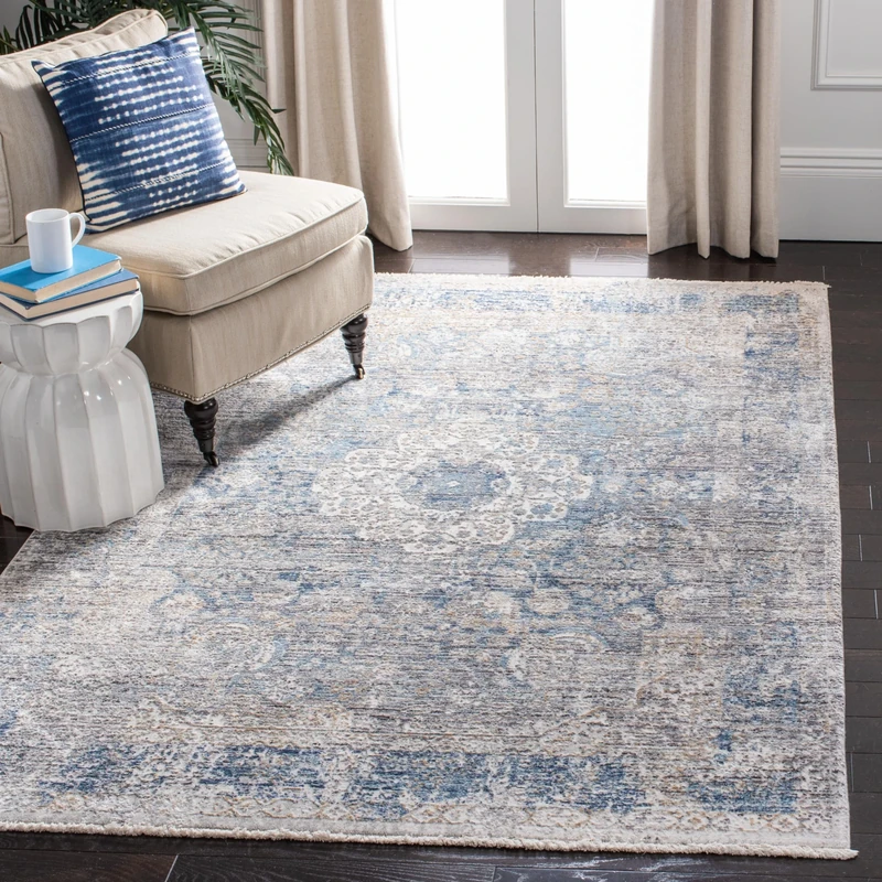 Safavieh Traditional Rug for Living Room, Dining Room, Bedroom - Dream Collection, Short Pile, in Grey and Blue, 122 X 183 cm