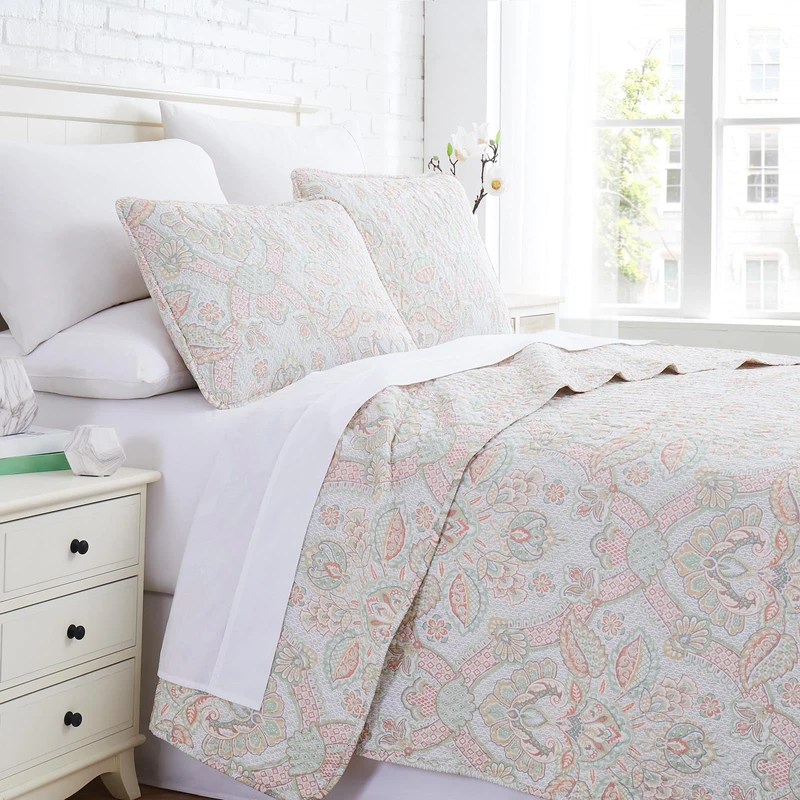 Southshore Fine Living, Inc. XL Twin Quilt Paisley Bedding Set, Quilted Bedspread, Gorgeous Lightweight Coverlet, Twin/XL Quilt Set & Matching Sham, Coral Paisley