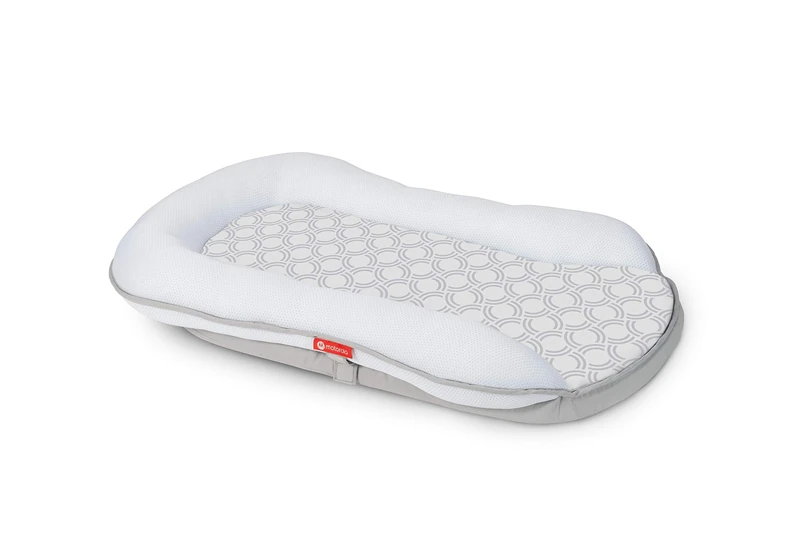 Motorola Baby Comfort Cloud - Intelligent Sleep and Breathing Monitor + Co-Sleeper - Hubble Connected - Instant Alarm - Strapless Design - Removable Cover, White, 501278604032