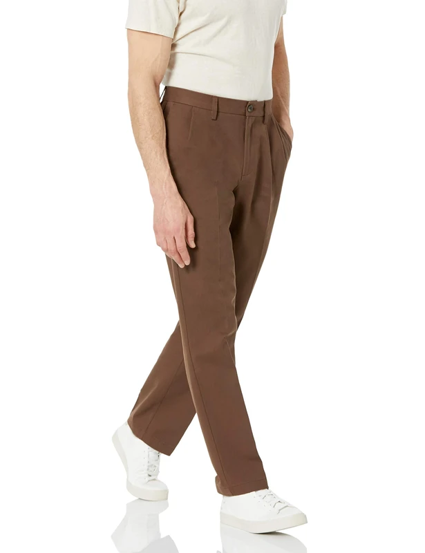 Amazon Essentials Men's Classic-Fit Wrinkle-Resistant Pleated Chino Trouser (Available in Big & Tall), Brown, 32W / 30L