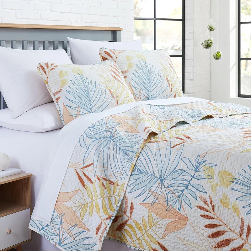 Southshore Fine Living, Inc. Tropic Leaf Collection, Oversized Quilts For King Bed, Lightweight Coverlet, All Season Quilt Set and 2 Quilted Pillow Shams, Boho Bedspread, California/King Quilts, Cream