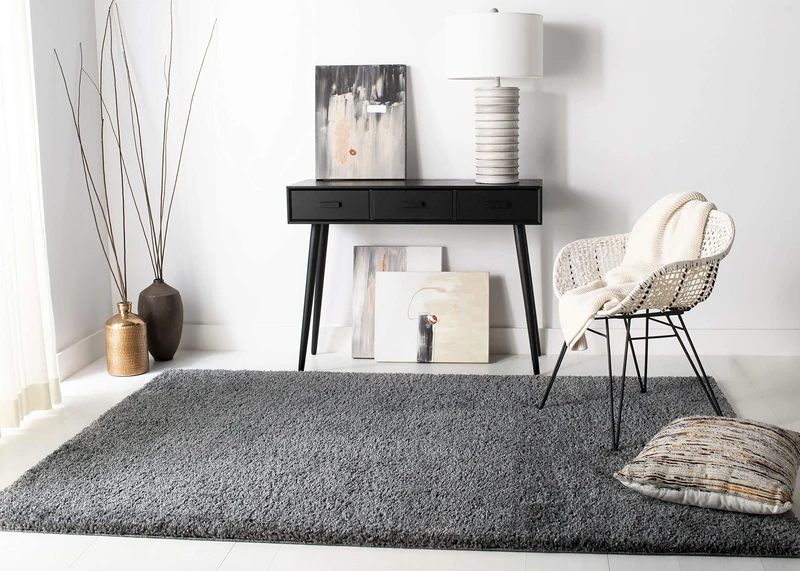 SAFAVIEH Shag Rug for Living Room, Dining Room, Bedroom - August Shag Collection, Short Pile, in Grey, 122 X 122 cm