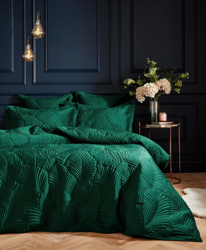 Paoletti Palmeria Quilted Duvet Cover Set – Luxe Embroidered Velvet Bedding (Emerald – Super King)