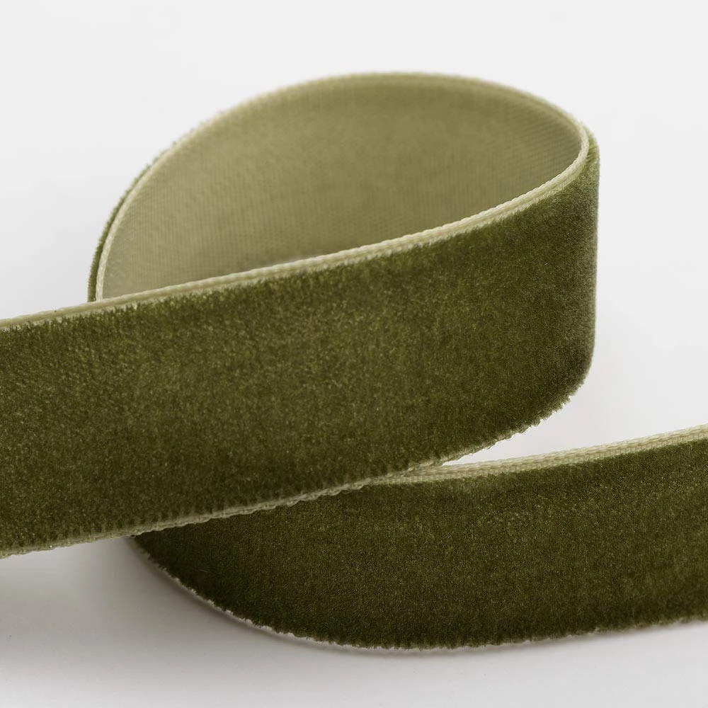 Italian Options Velvet Ribbon, Luxury, Single-Face Velvet Ribbon for Crafting, Christmas, Bows, Hair, Cakes, Weddings, Ornaments, Gift Wrapping, Flowers, 9mm x 10 Metre Roll, Moss Green