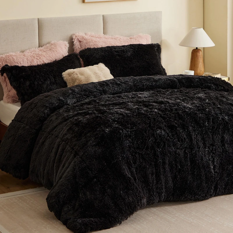 Intelligent Design Malea 3 Piece Shaggy Faux Fur Comforter Set Solid Plush Double Sided Box Design Modern Casual All Season Quilt Bedding with Matching Sham, Full/Queen, Black