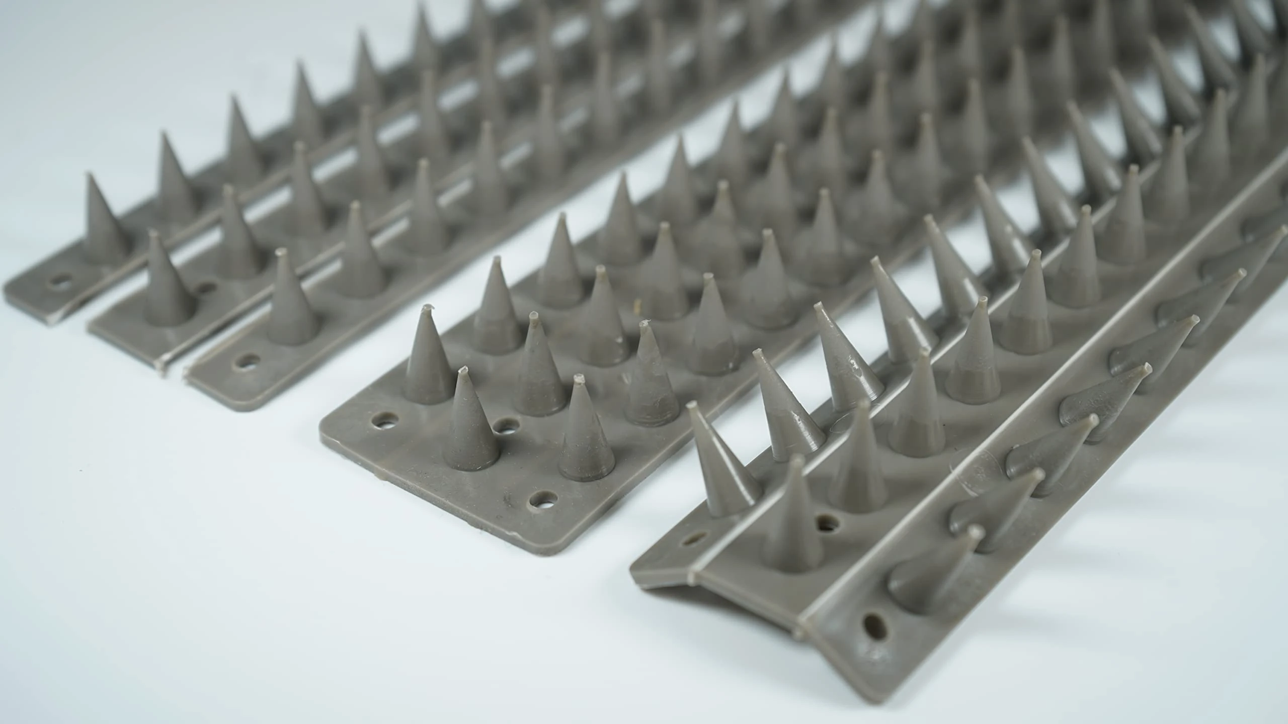 Prikkastrip Eco Fence Wall Spikes Garden Security. Anti-Climb Cat And Bird Deterrent Intruder Deterrent. Made In The UK Pigeon Spikes Pest Control For Gardens - Grey 30 Pack - 15M to 45M