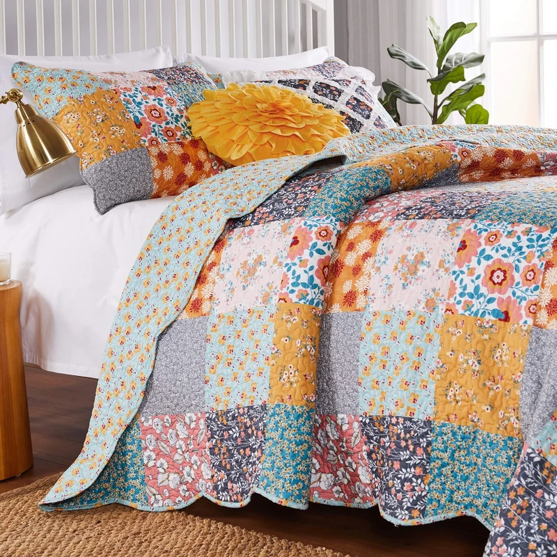 Greenland Home Quilt Set, Calico Patches, 3-Piece Full/Queen