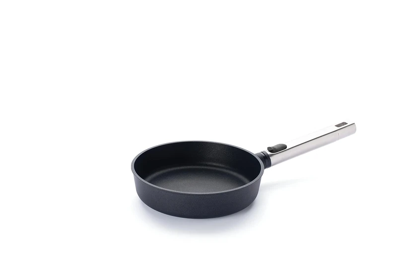 Woll Diamond Logic XR Pro Flat Pan Inductive Diameter 20 cm Height 5 cm with Removable Stainless Steel Handle Suitable for All Hobs Cast Aluminium Non-Stick Coating Oven-Proof Black