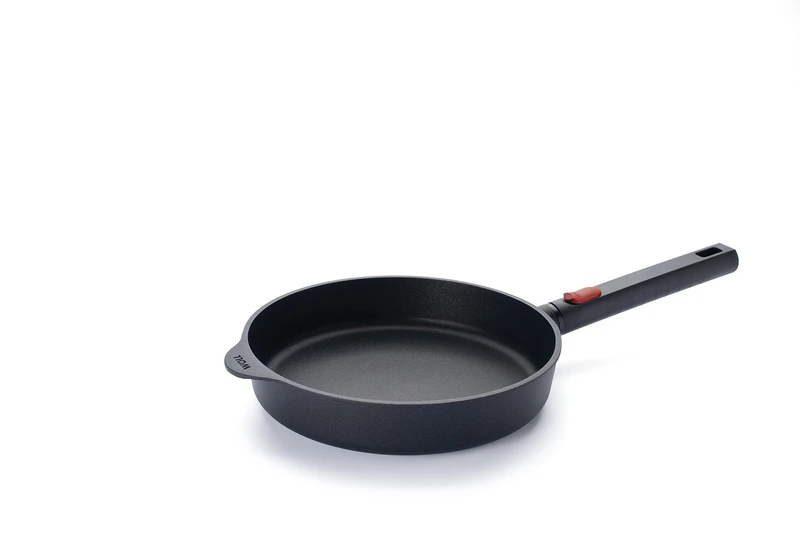 Woll Diamond Logic XR Flat Pan Inductive Diameter 24 cm Height 5 cm with Removable Handle Suitable for All Hob Types Cast Aluminium Non-Stick Coating Oven-Proof Black