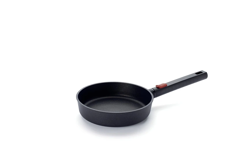 Woll Diamond Logic XR Flat Pan Inductive Diameter 20 cm Height 5 cm with Removable Handle Suitable for All Hob Types Cast Aluminium Non-Stick Coating Oven-Proof Black