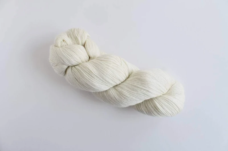 Merino Silk 4 Ply Undyed Yarn - 1kg (10 x 100g Hanks)