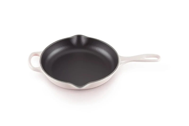 LE CREUSET Signature Enamelled Cast Iron Skillet Frying Pan with Helper Handle and Two Pouring Lips, 23 cm, Shell Pink, 20182237770422