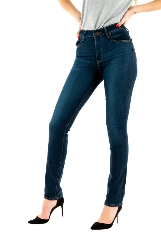 Levi's Women's 724™ High Rise Straight Jeans, Santiago Sweet, 25W / 28L