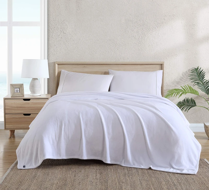 Tommy Bahama | Blanket-Super Soft & Cozy Fleece, Reversible, Anti-Pill & Medium Weight, Oeko-Tex Certified, Ultra Plush, White, King - Image 1