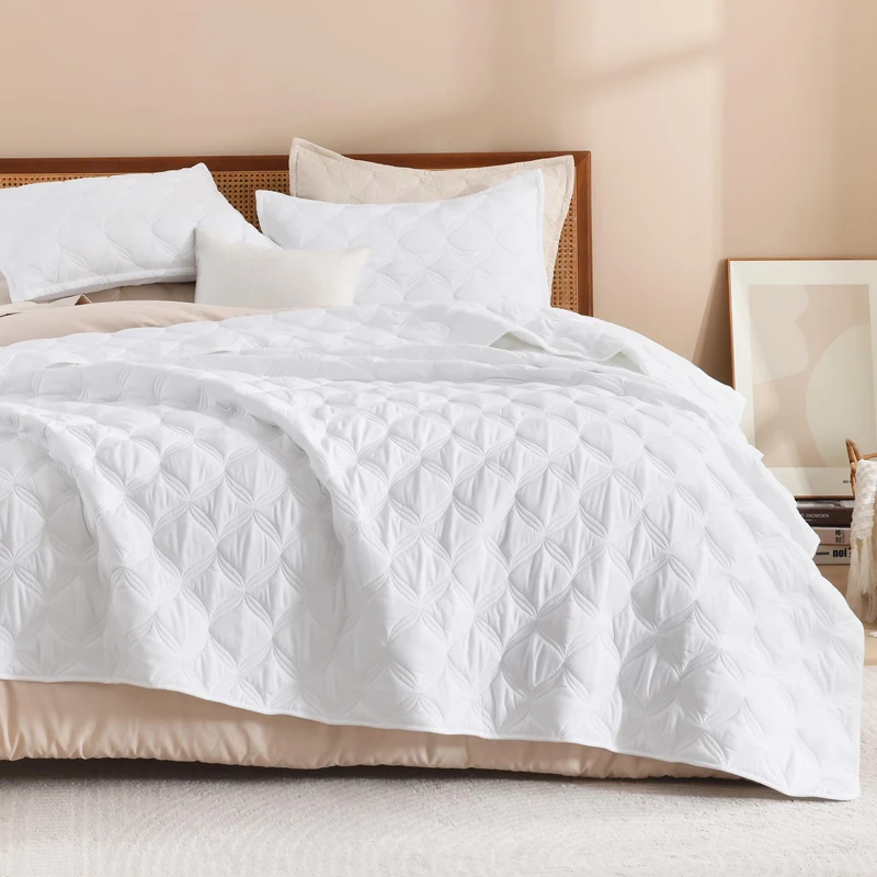 Litanika White King Size Quilt Set - Lightweight Comforter Bedspreads & Coverlets - Bedding Cover Bed Decor All Season - 3 Pieces (1 Quilt, 2 Pillowcases)