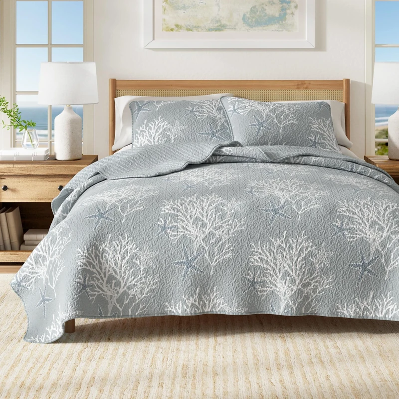 Full / Queen Coastal Quilt Bedding Set, Summer Coastal Quilt with Shams, Beach 3-Piece Reversible All Season Bedspread Quilt Set. Lightweight Nautical Quilted Coverlet. Fenwick Collection, Pearl Blue