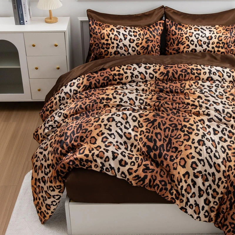A Nice Night Leopard Printed，Satin Silky Soft Quilt Sexy Luxury Super Soft Microfiber Comforter Quilt Bedding Comforter Set Full/Queen, Light Weighted (Coffee, Queen(88-by-88-inches))
