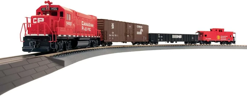 Walthers Trainline 931-1211 Canadian Pacific GP15-1 Diesel Freight Starter Set