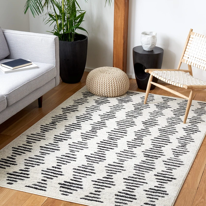 SAFAVIEH Boho Rug for Living Room, Dining Room, Bedroom - Tulum Collection, Short Pile, in Ivory and Grey, 160 X 230 cm - Image 1