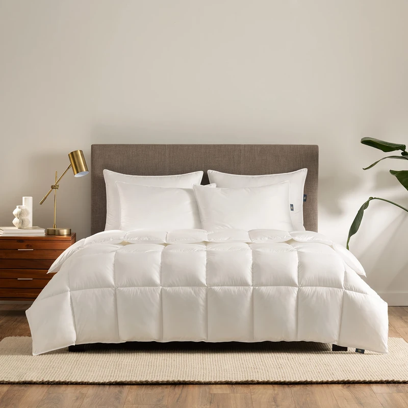 Serta Down Illusion Hypoallergenic Down Alternative Lightweight Comforter with Corner Loops, Full/Queen, White