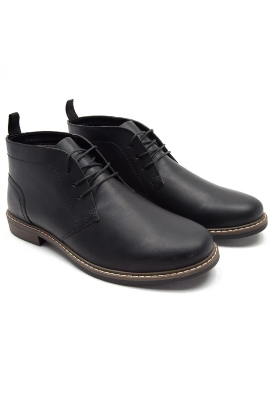 Thomas Crick Men's 'Dallas' Desert Chukka Leather Boots - Image 1