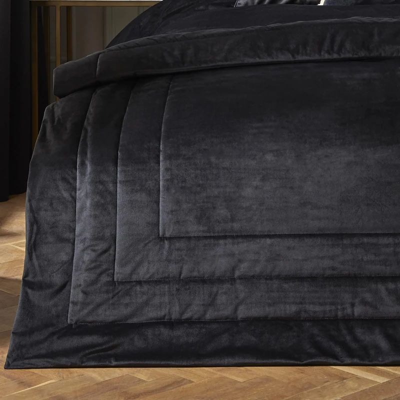 Laurence Llewelyn-Bowen Black Velvet Bedspread – L220 x W150cm – Luxury Quilted Throw Blanket for Bed – Super Soft Velvet Bedding – Box Stitch Design – Stylish Black Bedspread for Bedroom