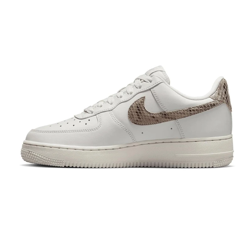 NIKE Mens Air Force 1 Luxe Sneaker, White, 12 UK - Image 1
