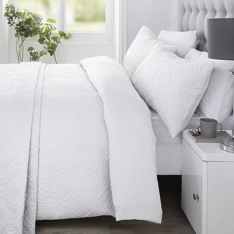 Serene - White Damask Embroidery Duvet Cover - King Bedding Size (230 x 220cm) - Luxury Bedding - Soft Touch - Microfibre - Pinsonic/Ultrasonic Pattern - White Embossed Duvet - Gianna Collection