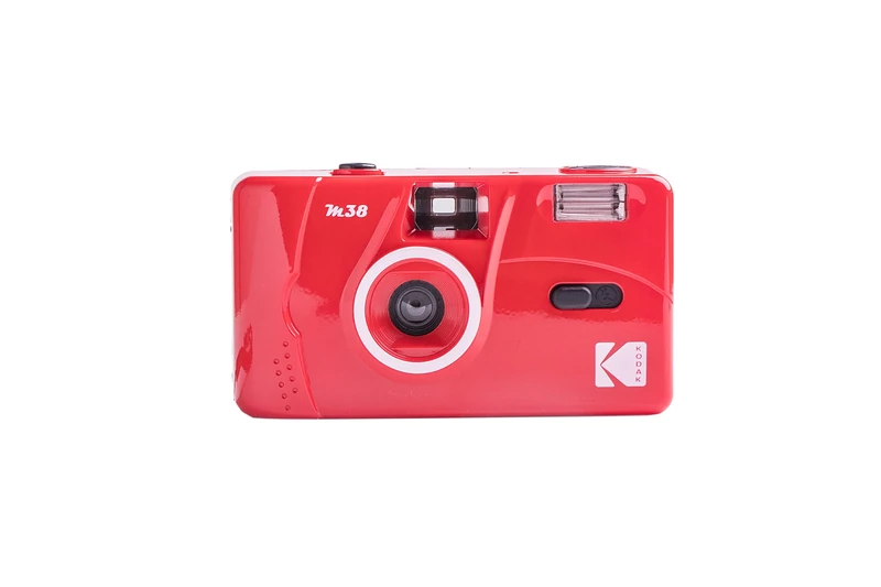 KODAK DA00237 - KODAK M38-35mm Reusable Camera, Lens, Built-in Flash, AA Battery - Red