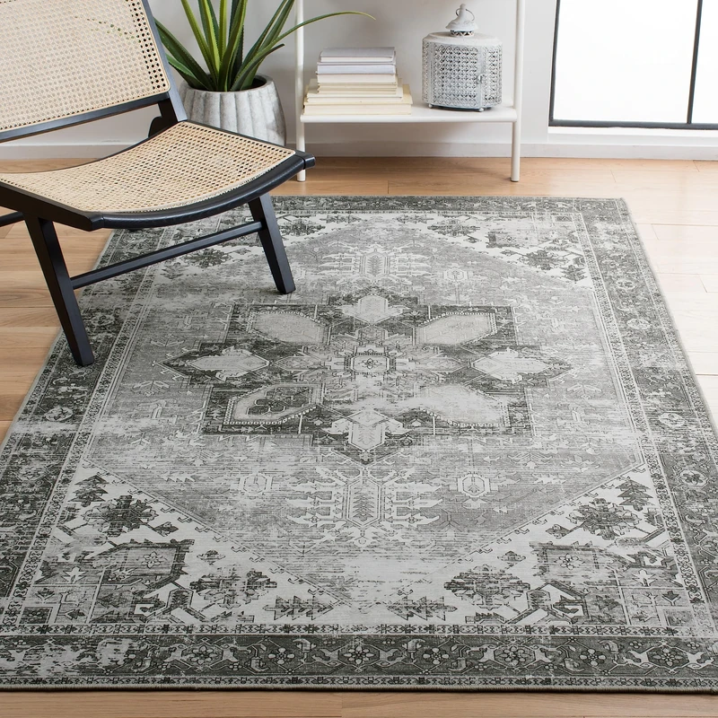 Safavieh Traditional Rug Optimal for High Traffic Areas, Machine Washable and Slip Resistant, Tucson Collection, Short Pile, in Light Blue and Blue, 122 X 122 cm