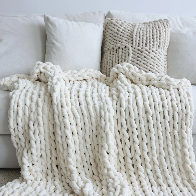 Maetoow Chunky Knit Blanket Throw, Handmade Warm & Cozy Blanket Couch, Bed, Home Decor, Soft Breathable Fleece Banket, Boho Thick Blankets and Giant Yarn Throws 50×60 Inch，Cream