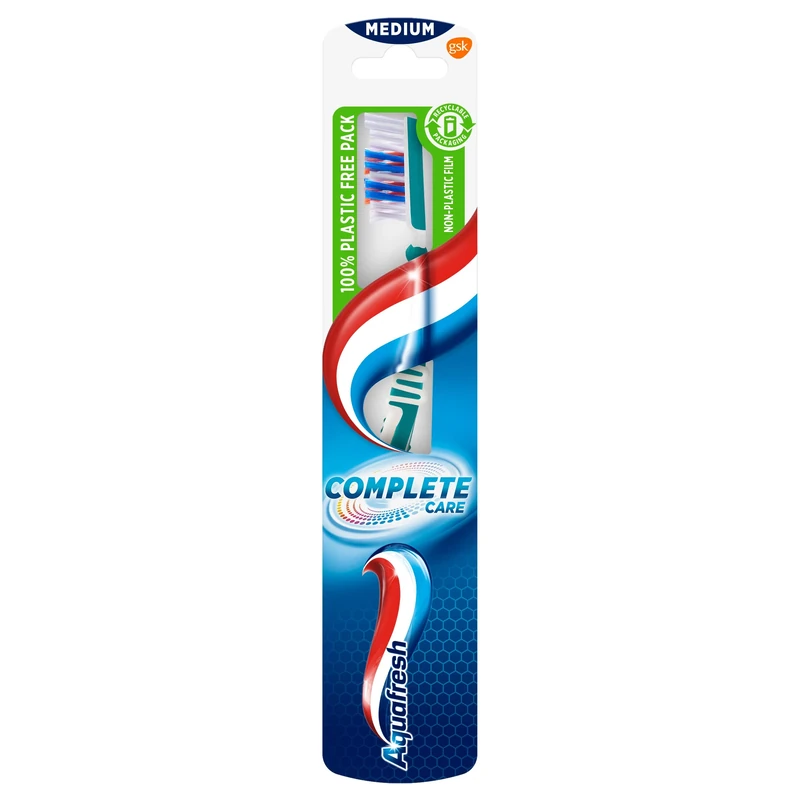 Aquafresh Toothbrush Adult, Complete Care Toothbrush for Effective Cleaning of Teeth, Plastic-free Packaging, Medium