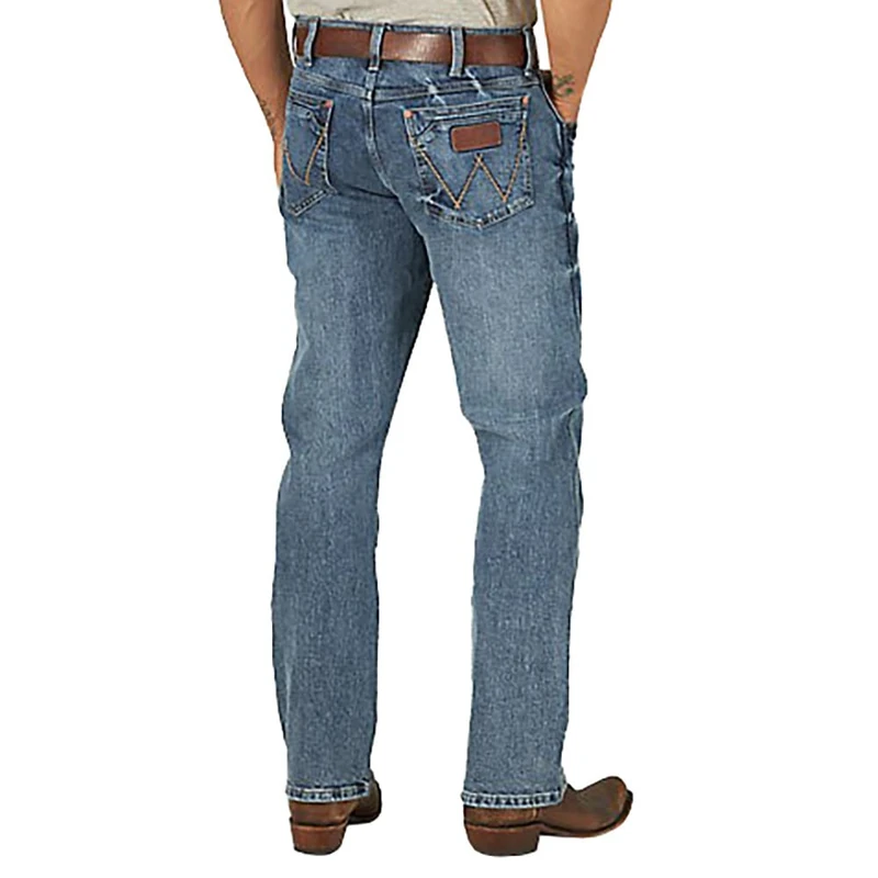 Wrangler Men's Retro Relaxed Fit Boot Cut Jean, Greeley, 33W x 36L