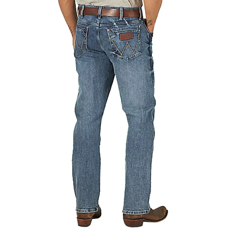 Wrangler Men's Retro Relaxed Fit Boot Cut Jean, Greeley, 33W x 32L