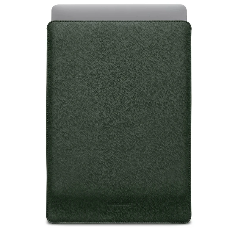 WOOLNUT Sleeve Case for MacBook Pro 16 - Charge in Sleeve - Full-Grain Leather, Wool Felt Interior - Tailor-Made Fit - Scandinavian Design, Compatible with Apple MacBook Pro 16 inch - Green