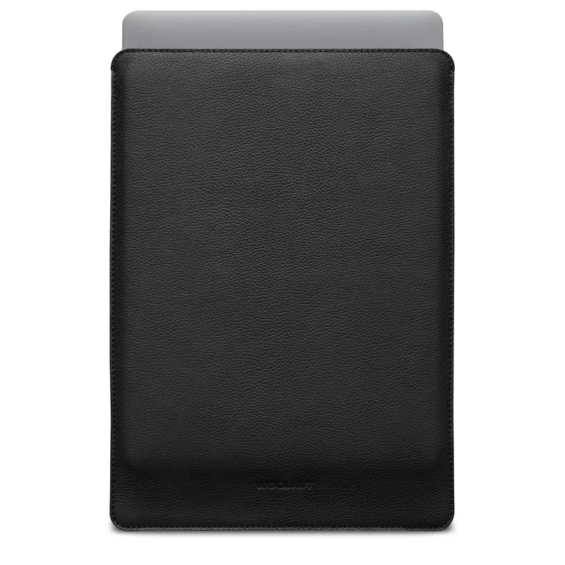 WOOLNUT Sleeve Case for MacBook Pro 16 - Charge in Sleeve - Full-Grain Leather, Wool Felt Interior - Tailor-Made Fit - Scandinavian Design, Compatible with Apple MacBook Pro 16 inch - Black