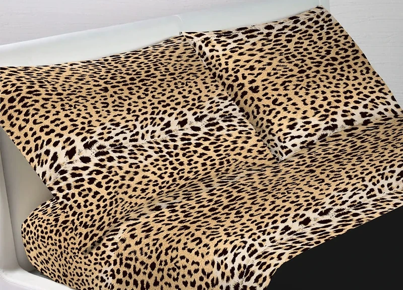 BIANCHERIAWEB Maxi Bed Set Flat Sheet 270 x 300 cm, Smooth, Top Sheet 270 x 300 cm, 2 Pillowcases with Side Buttons 50 x 80 cm, 100% Cotton, Made in Italy, Spotted Pattern