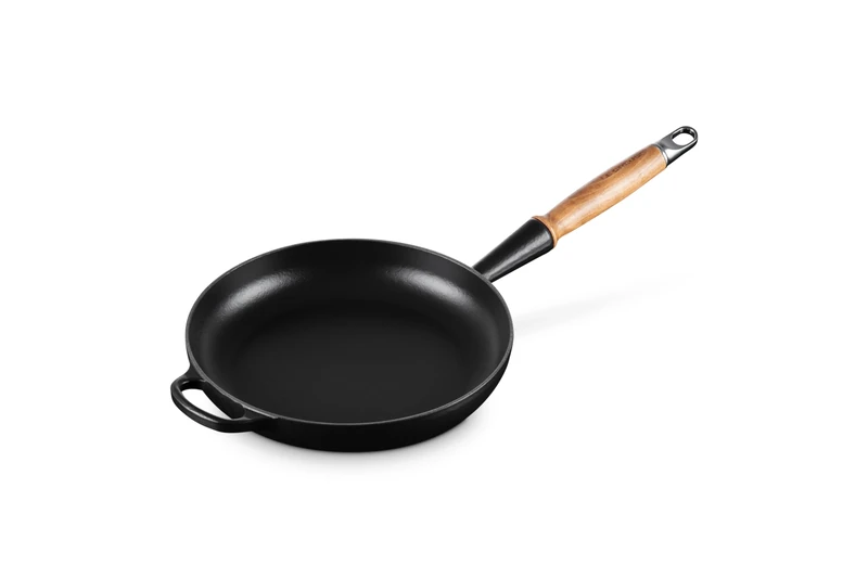 LE CREUSET Signature Cast Iron Frying Pan with Wooden Handle 26cm Matte Black, 20258260000422