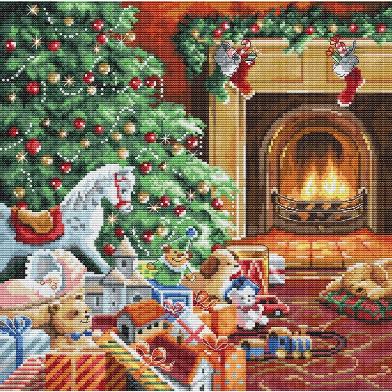 Letistitch Cosy Christmas Cross Stitch Kit - 27 x 27 cm L8009