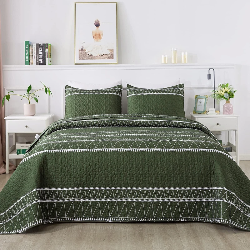 Andency Green Quilt Set California King (112x104 Inch), 3 Pieces(1 Striped Triangle Printed Quilt and 2 Pillowcases), Bohemian Summer Lightweight Reversible Microfiber Bedspread Coverlet Sets