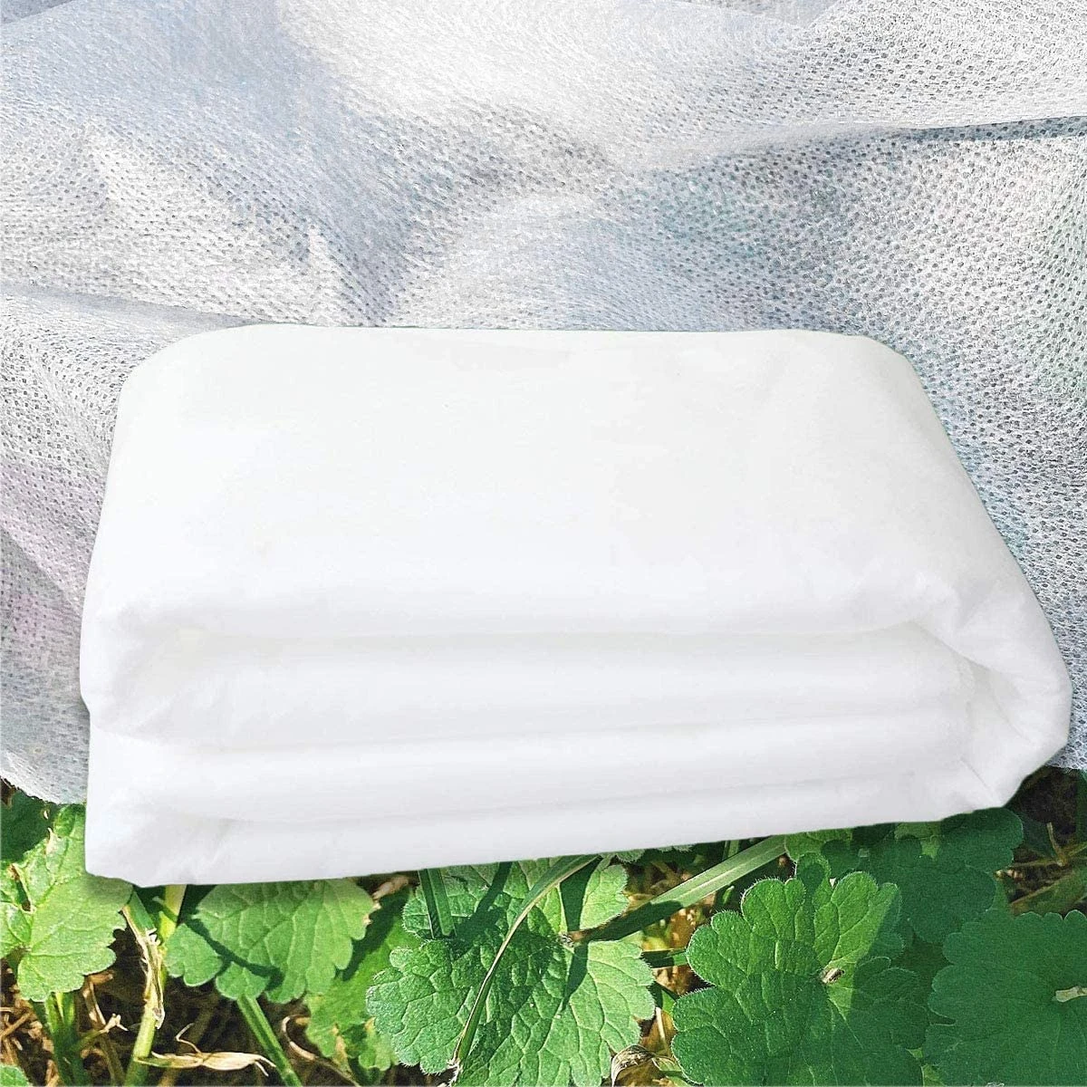 Abimars Garden Fleece 30gsm, 2m x 10m Horticultural Fleece for Plants, Plant Fleece Frost Protection, Non-Woven Fabric Cover Frost Protection for Plants