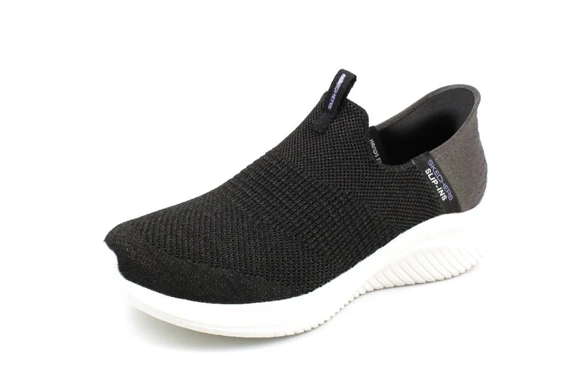 Skechers Women's Ultra Flex 3.0 Smooth Step Sneaker, Black, 4 UK