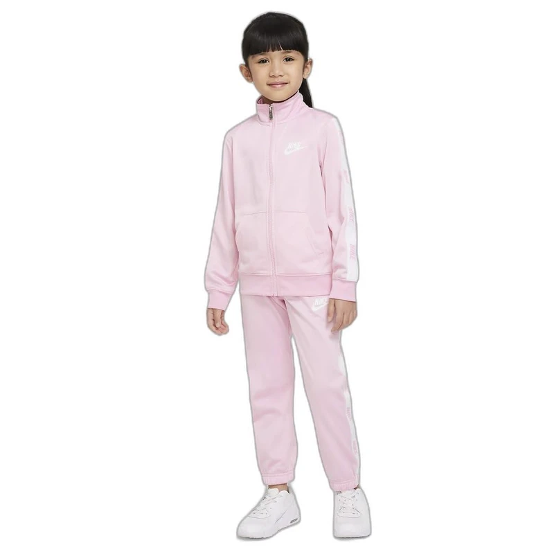 NIKE Kids Logo Set 5-6 Years - Image 1