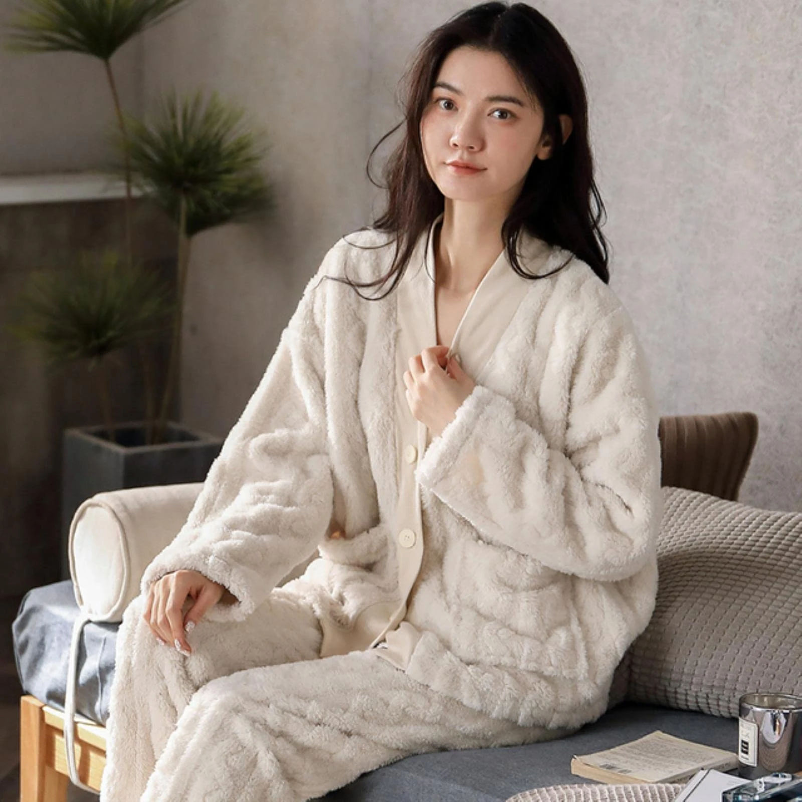 XKUN Pajamas Winter Warm Solid White Pajama Set For Women Vintage Satin Flannel Sleepwear Velvet Soft Silk Nightwear-1,L,Chile