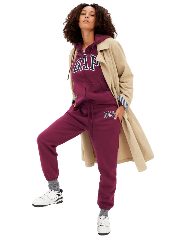 Gap Women's V Heritage Jogger Sweatpants, Ruby Wine, XS - Image 1