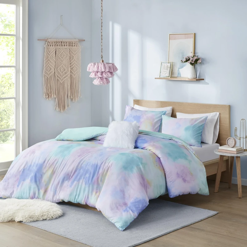 Intelligent Design Cassiopeia Comforter Set - Colorful Watercolor Tie Dye Print, Modern Down Alternative, All Season Bedding with Matching Sham and Toss Pillow Twin/Twin XL Multi 3 Piece