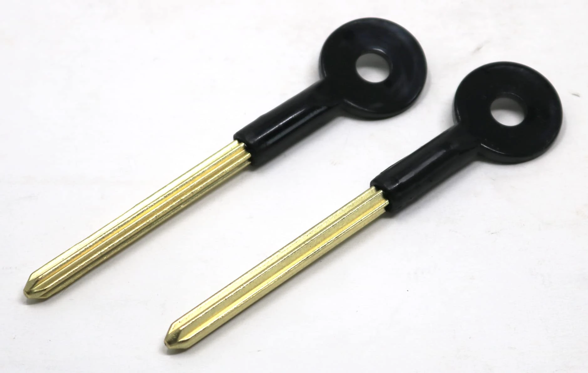 2 x fiXte Universal Extra Long Brass Bolt Key Security Rack Door Star Key Lock for Doors and Windows 110mm Key Length 60mm