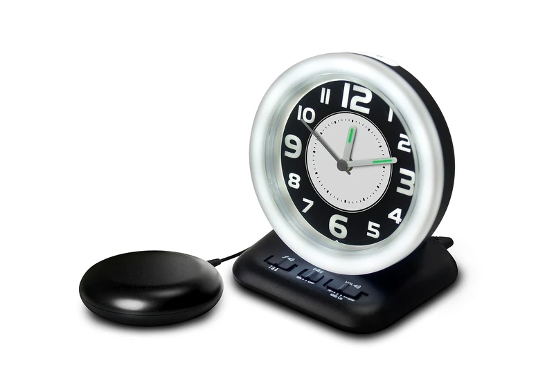 Deaf Alarm Clock with 80dB Loud Alarm, Analogue Display, Flashing Light and Vibrating Pad - The Geemarc WAKE 'N' SHAKE Vintage for Heavy Sleepers and Hard of Hearing - USB Charging Port - UK Version