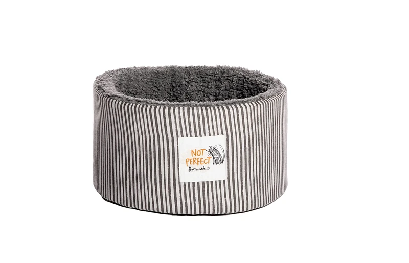 Danish Design Battersea Dogs Home Snuggle Stripes Black and White Sherpa Fleece Lining Cat/Kitten Cosy Bed Large 20 Inch