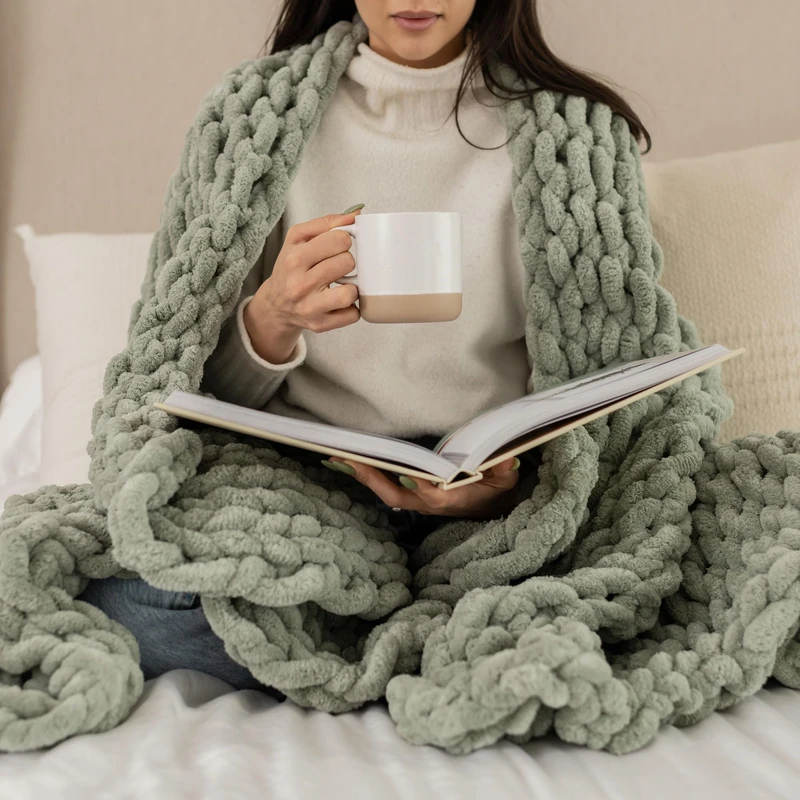 SAMIAH LUXE Chunky Knit Blanket 50x60 Sage - Green Luxury Chenille Blanket for Farmhouse Decor; Boho Decor Throw Blanket for Fall Decor; Tight Braided Thick Cable Knit Throw for Couch or Bed